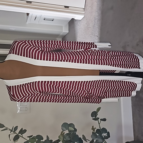 MAGIC FIT - burgundy striped cardigan size medium - Picture 1 of 5